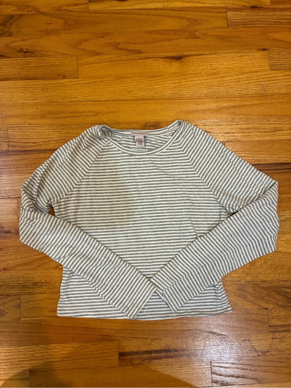 Striped Long-Sleeve Crewneck Top - Light Gray & White